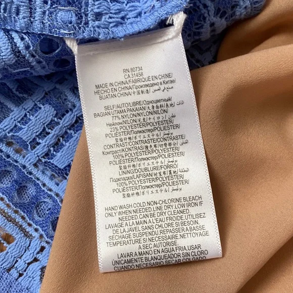 ❤️ BCBG Blue Lace Blouse Top Size XS NWOT - Picture 3 of 9